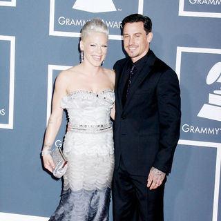 Pink, Carey Hart in 52nd Annual Grammy Awards