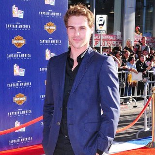 Grey Damon in Los Angeles Premiere of Captain America The First Avenger - Arrivals
