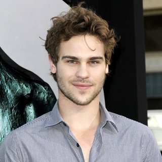 The LA Premiere of Final Destination 5 - grey-damon-premiere-final-destination-5-01
