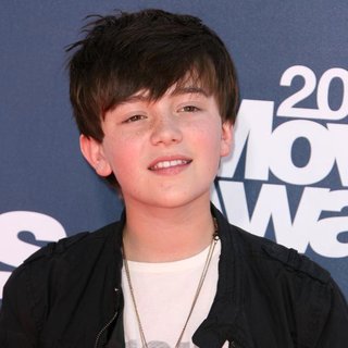 Greyson Chance in 2011 MTV Movie Awards - Arrivals