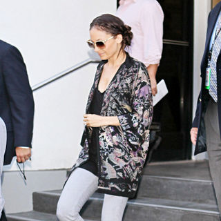 Nicole Richie in Celebrities Raise Money for 'Larry King Live: Disaster in the Gulf' Telethon