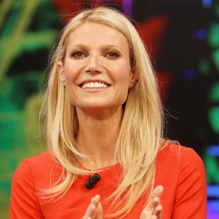 Gwyneth Paltrow Appears on El Hormiguero TV Show - gwyneth-paltrow-appears-on-el-hormiguero-tv-show-04