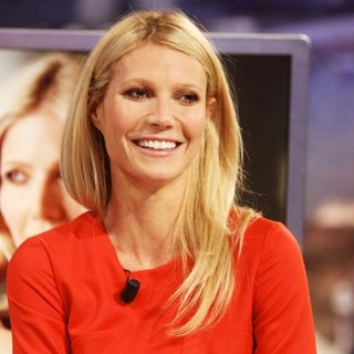 Gwyneth Paltrow Appears on El Hormiguero TV Show - gwyneth-paltrow-appears-on-el-hormiguero-tv-show-05