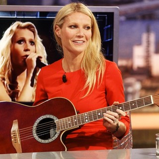 Gwyneth Paltrow in Gwyneth Paltrow Appears on El Hormiguero TV Show