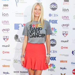 Gwyneth Paltrow in Stand Up To Cancer 2012 - Arrivals