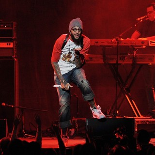 Gym Class Heroes in The Y100 Jingle Ball 2011 - gym-class-heroes-performing-live-y100-jingle-ball-2011-04