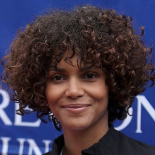 Halle Berry in 19th Annual EIF Revlon Run Walk