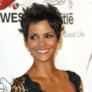 Halle Berry in The 2012 Silver Rose Gala and Auction - Arrivals