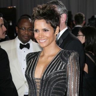 Halle Berry in The 85th Annual Oscars - Red Carpet Arrivals - halle-berry-85th-annual-oscars-02