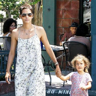 Halle Berry, Nahla Ariela Aubry in Halle Berry Collects Nahla Ariela Aubry from School