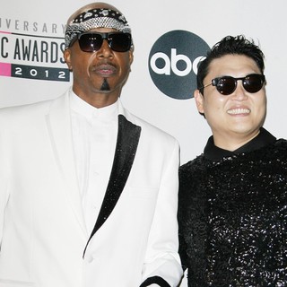 MC Hammer, PSY in The 40th Anniversary American Music Awards - Press Room