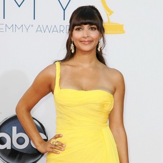 Hannah Simone in 64th Annual Primetime Emmy Awards - Arrivals