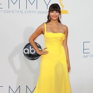 Hannah Simone in 64th Annual Primetime Emmy Awards - Arrivals