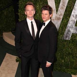 Neil Patrick Harris, David Burtka in 2012 Vanity Fair Oscar Party - Arrivals