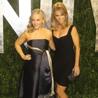 Rachael Harris, Cheryl Hines in 2012 Vanity Fair Oscar Party - Arrivals