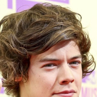 Harry Styles, One Direction in 2012 MTV Video Music Awards - Arrivals