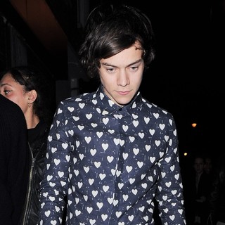 Harry Styles Enjoys A Night Out with His Celebrity Friends in Celebration of His 19th Birthday - harry-styles-enjoys-a-night-out-01