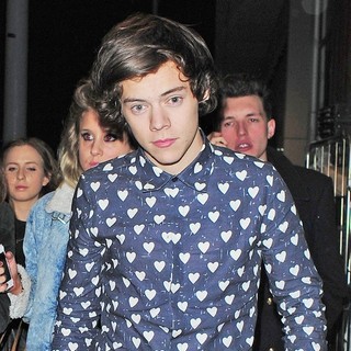 Harry Styles Enjoys A Night Out with His Celebrity Friends in Celebration of His 19th Birthday - harry-styles-enjoys-a-night-out-02