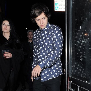 Harry Styles Enjoys A Night Out with His Celebrity Friends in Celebration of His 19th Birthday - harry-styles-enjoys-a-night-out-03