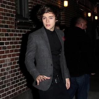 Harry Styles in One Direction Exit The Ed Sullivan Theatre - harry-styles-exits-the-ed-sullivan-theatre-01