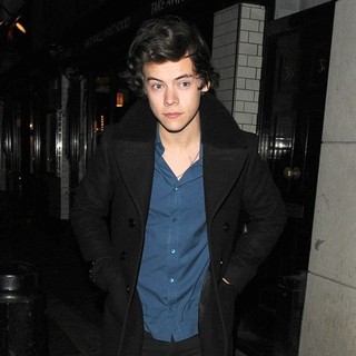 Harry Styles Leaves The Groucho Club via A Side Door - harry-styles-leaves-the-groucho-club-01