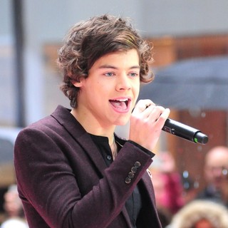 Harry Styles, One Direction in One Direction Performing Live on The Today Show