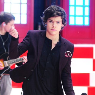 Harry Styles, One Direction in One Direction Performing Live on The Today Show
