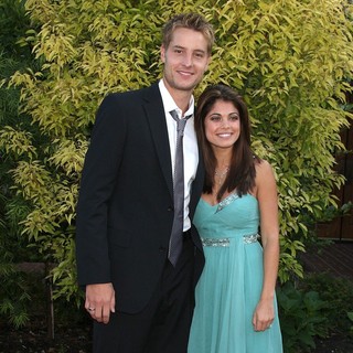 Justin Hartley in The 2009 Saturn Awards - hartley-korman-2009-saturn-awards-02