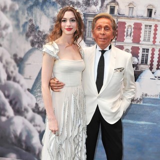 Anne Hathaway, Valentino Garavani in The White Fairy Tale Love Ball - Arrivals