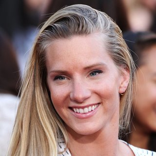Heather Morris and Beau Welcome Son, Baby's First Picture Surfaces
