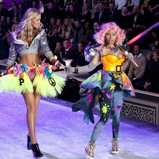 Erin Heatherton, Nicki Minaj in 2011 Victoria's Secret Fashion Show - Performance