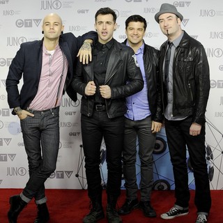 Hedley in 2012 JUNO Awards - Arrivals - hedley-2012-juno-awards-02
