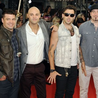 Hedley in 2012 MuchMusic Video Awards - Arrivals - hedley-2012-muchmusic-video-awards-01