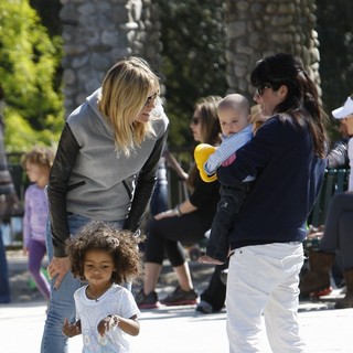 Heidi Klum, Lou Sulola Samuel in Heidi Klum on A Family Day Out