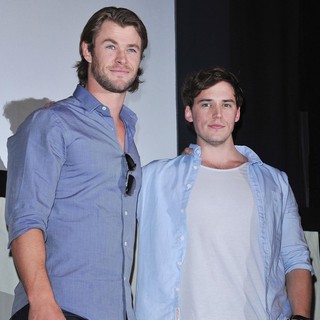 Chris Hemsworth, Sam Claflin in Comic Con 2011 - Celebrities at The Convention Centre - The Snow White Panel