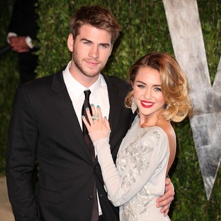 Liam Hemsworth in 2012 Vanity Fair Oscar Party - Arrivals - hemsworth-cyrus-2012-vanity-fair-oscar-party-02