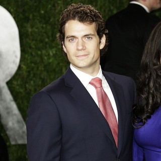 Henry Cavill in 2013 Vanity Fair Oscar Party - Arrivals - henry-cavill-2013-vanity-fair-oscar-party-01