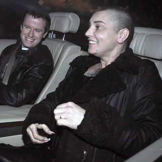 Sinead O'Connor and Barry Herridge Exit The Stage Door of The Olympia - herridge-o-connor-exit-the-stage-door-of-the-olympia-01