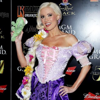 Holly Madison in The 3rd Annual Hollyween - Arrivals