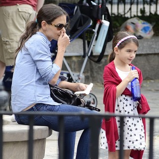 Katie Holmes, Suri Cruise in Katie Holmes and Suri Cruise Enjoy A Day at Brooklyn Bridge Park