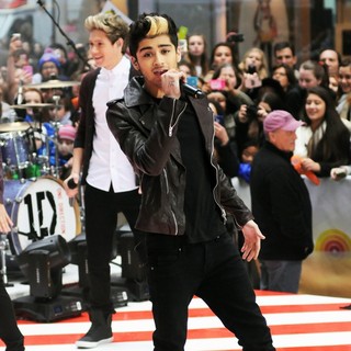 Niall Horan, Zayn Malik, One Direction in One Direction Performing Live on The Today Show
