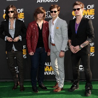Hot Chelle Rae in The 2012 Cartoon Network Hall of Game Awards - Arrivals