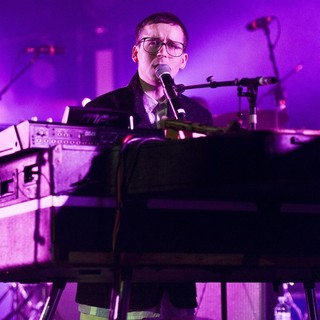Hot Chip Performing Live - hot-chip-performing-live-05