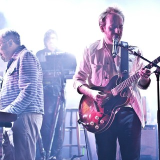 Hot Chip Performing Live - hot-chip-performing-live-08