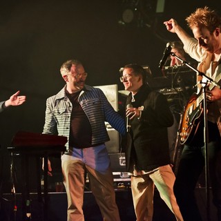 Hot Chip Performing Live - hot-chip-performing-live-12