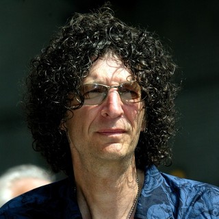 Howard Stern Outside The Ed Sullivan Theater for The Late Show With David Letterman - howard-stern-outside-the-ed-sullivan-theater-02