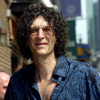 Howard Stern Outside The Ed Sullivan Theater for The Late Show With David Letterman - howard-stern-outside-the-ed-sullivan-theater-03