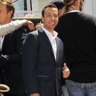 Backstreet Boys Are Honoured with A Hollywood Star on The Hollywood Walk of Fame - howie-dorough-backstreet-boys-walk-of-fame-02