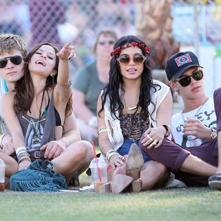 Vanessa Hudgens, Austin Butler in Celebrities at The 2012 Coachella Valley Music and Arts Festival - Day 3