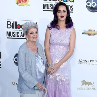 Ann Hudson, Katy Perry in 2012 Billboard Music Awards - Arrivals